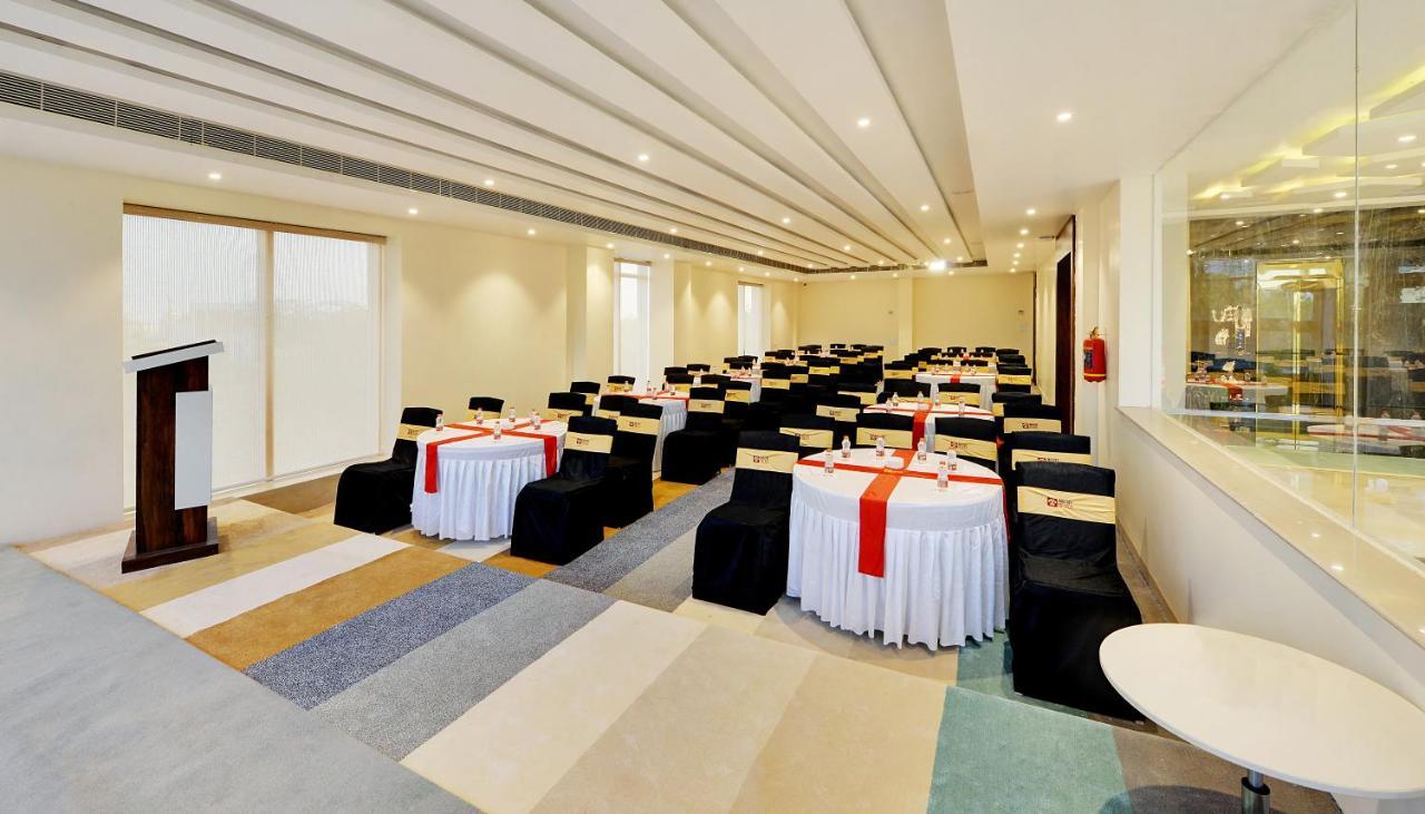 Mastiff Select Gulbarga Hotel กุลบาร์กา ภายนอก รูปภาพ