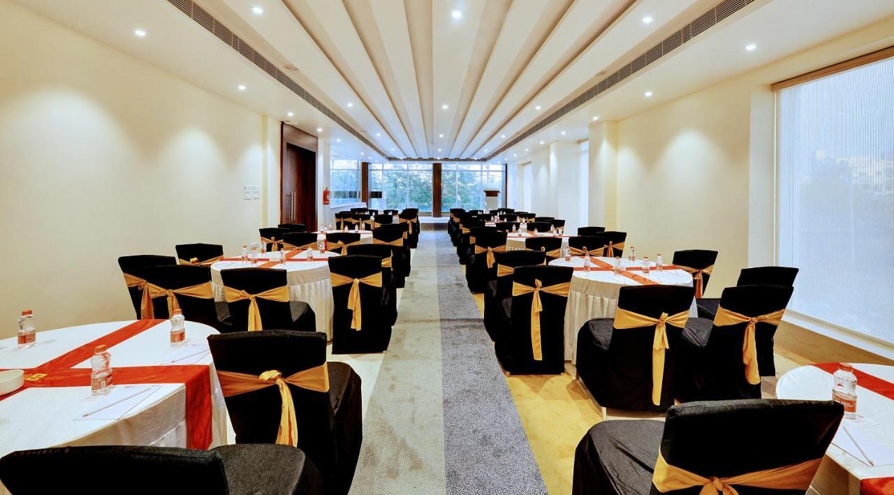 Mastiff Select Gulbarga Hotel กุลบาร์กา ภายนอก รูปภาพ